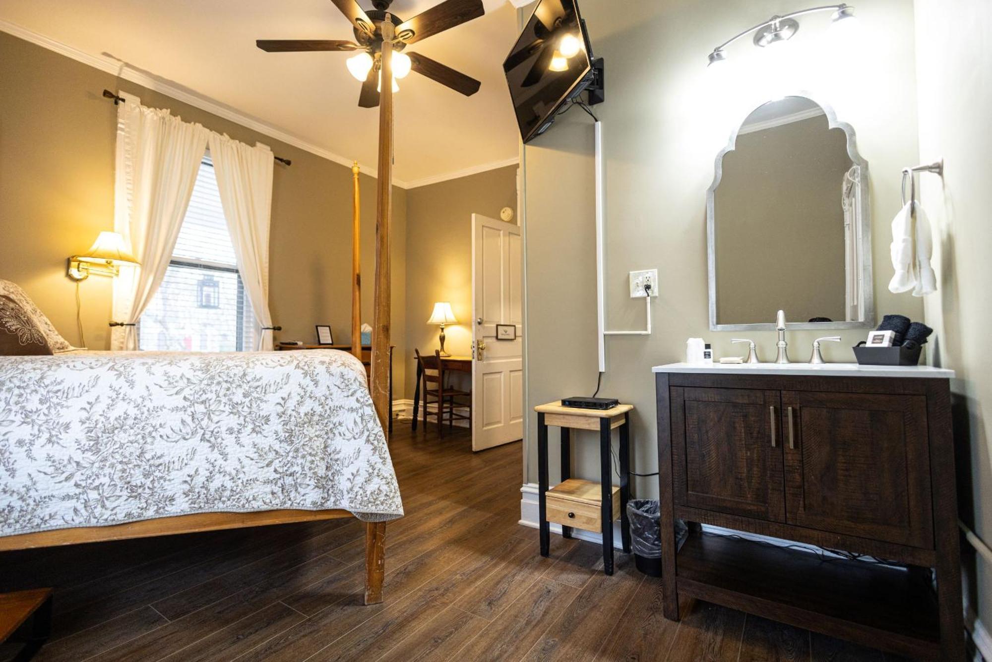 1898 Waverly Inn Hendersonville Εξωτερικό φωτογραφία