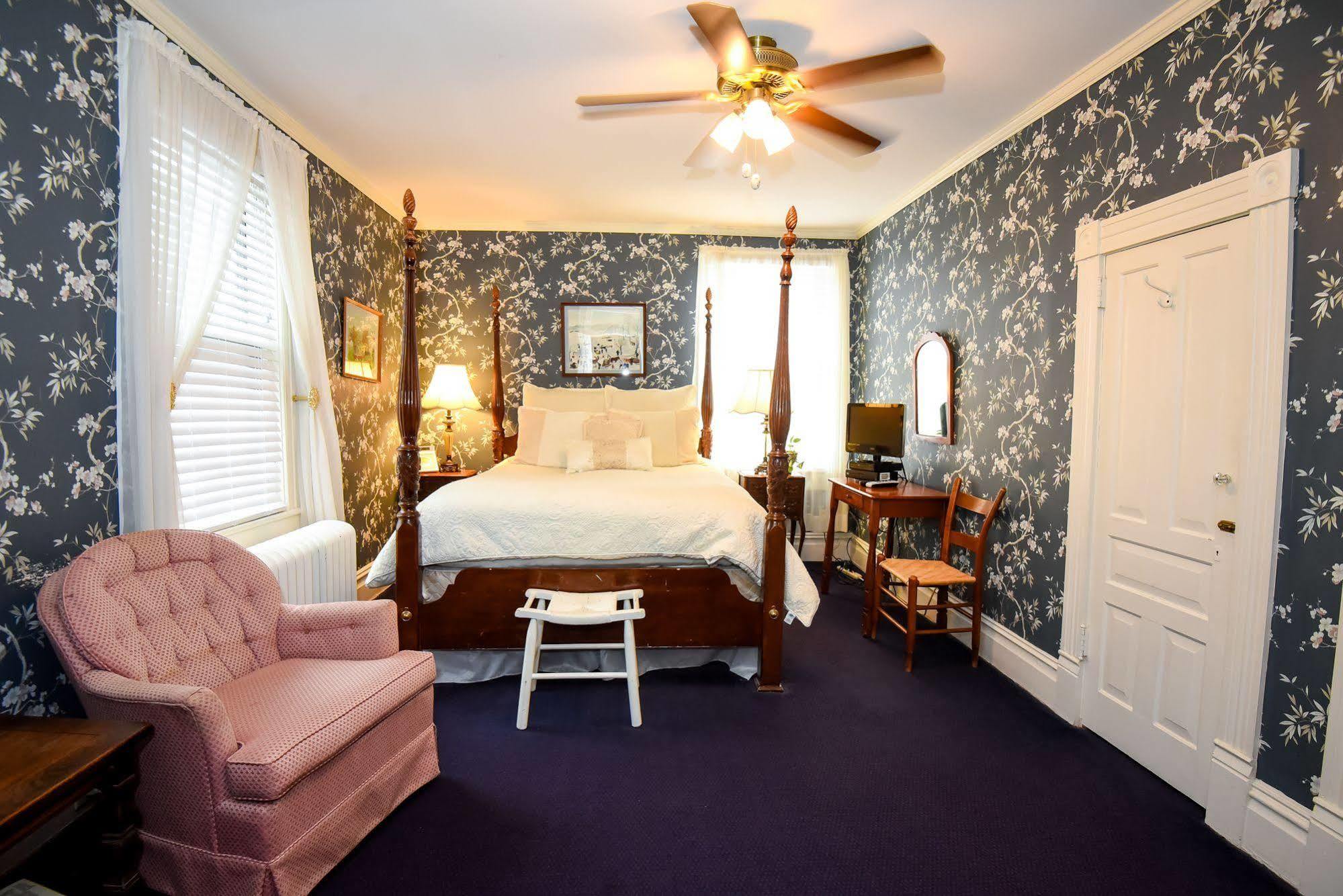 1898 Waverly Inn Hendersonville Εξωτερικό φωτογραφία